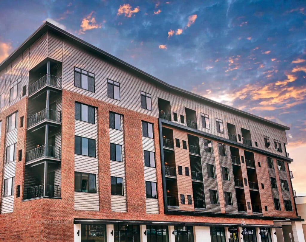 Créer une Terrasse Sur le Toit Utilisable Toute L’année Dans le Premier Immeuble Multifamilial Zéro Émission d’Albany